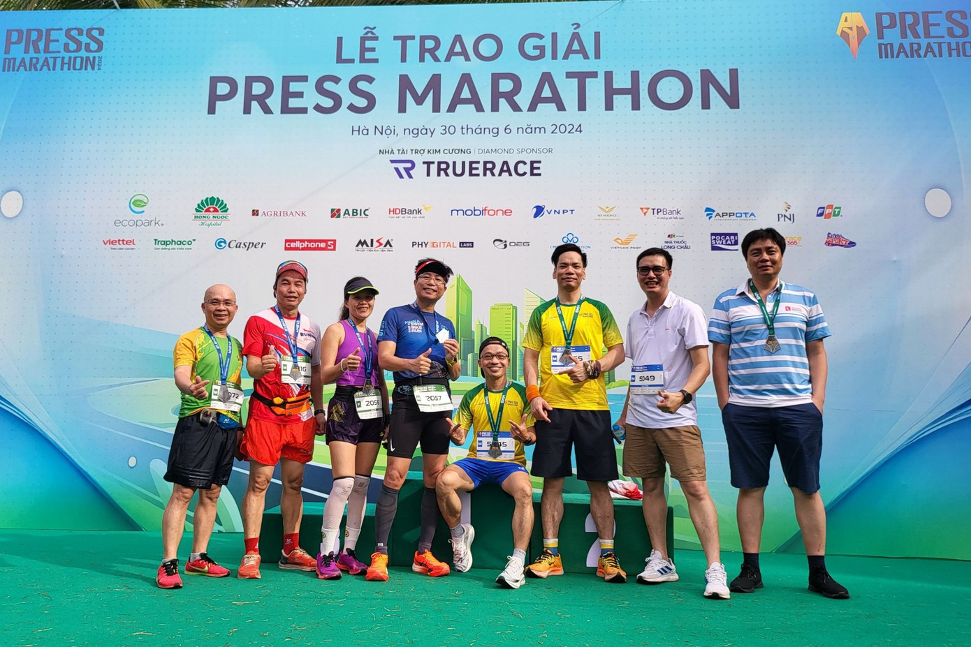Các thành viên của Tiền Phong Runners tham gia Press Marathon 2024. Các thành viên của Tiền Phong Runners tham gia Press Marathon 2024.