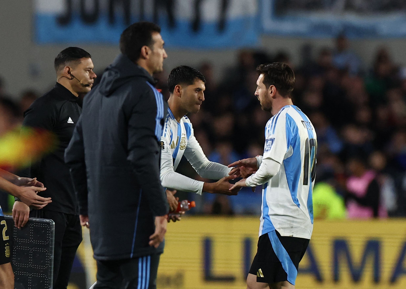 Lionel Messi yêu cầu được rời sân ở trận đấu với Colombia tuần vừa rồi.