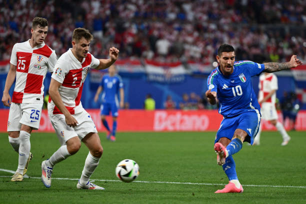 Italia giành vé bằng bàn thắng phút 90+8 ảnh 28 Italia giành vé bằng bàn thắng phút 90+8 ảnh 28