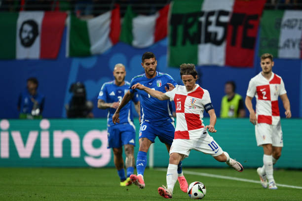 Italia giành vé bằng bàn thắng phút 90+8 ảnh 16 Italia giành vé bằng bàn thắng phút 90+8 ảnh 16