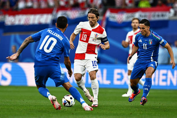 Italia giành vé bằng bàn thắng phút 90+8 ảnh 17 Italia giành vé bằng bàn thắng phút 90+8 ảnh 17