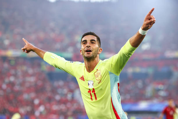 Italia giành vé bằng bàn thắng phút 90+8 ảnh 13 Italia giành vé bằng bàn thắng phút 90+8 ảnh 13