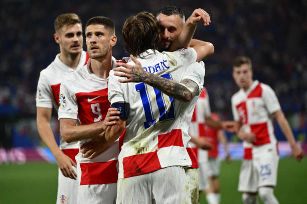 Italia giành vé bằng bàn thắng phút 90+8 ảnh 26 Italia giành vé bằng bàn thắng phút 90+8 ảnh 26