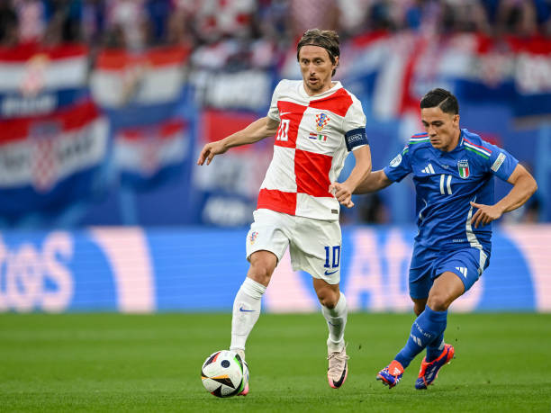 Italia giành vé bằng bàn thắng phút 90+8 ảnh 19 Italia giành vé bằng bàn thắng phút 90+8 ảnh 19