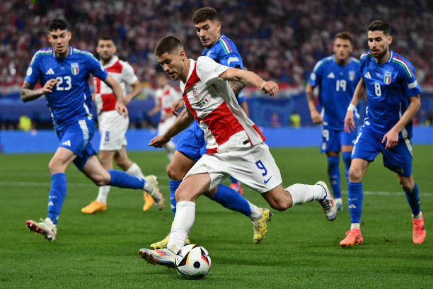 Italia giành vé bằng bàn thắng phút 90+8 ảnh 33 Italia giành vé bằng bàn thắng phút 90+8 ảnh 33