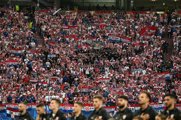 Italia giành vé bằng bàn thắng phút 90+8 ảnh 11 Italia giành vé bằng bàn thắng phút 90+8 ảnh 11