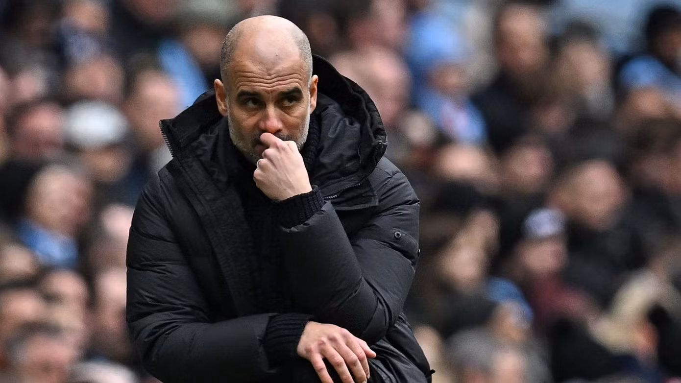 Pep bị cáo buộc là "suy nghĩ quá nhiều" khiến Man City thất bại. (Ảnh: Sky Sports)