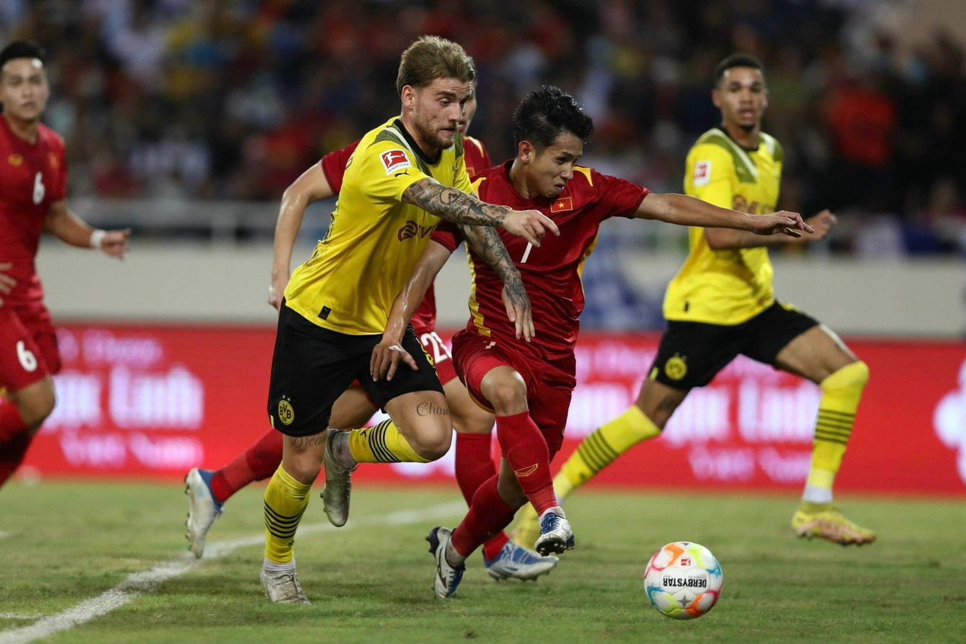 Các hình ảnh trong cuộc đối đầu giữa Việt Nam và Dortmund. (Ảnh: Đỗ Hải) Các hình ảnh trong cuộc đối đầu giữa Việt Nam và Dortmund. (Ảnh: Đỗ Hải)