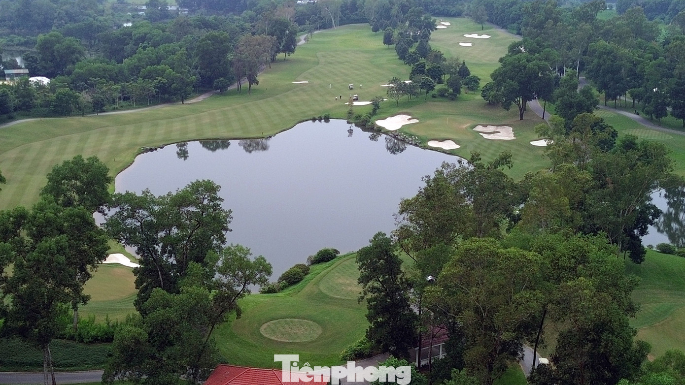 Tuy nhiên, nếu thành công, chờ đón họ là một trong hai chiếc xe Volvo có giá hơn 2,3 tỷ đồng mỗi chiếc.