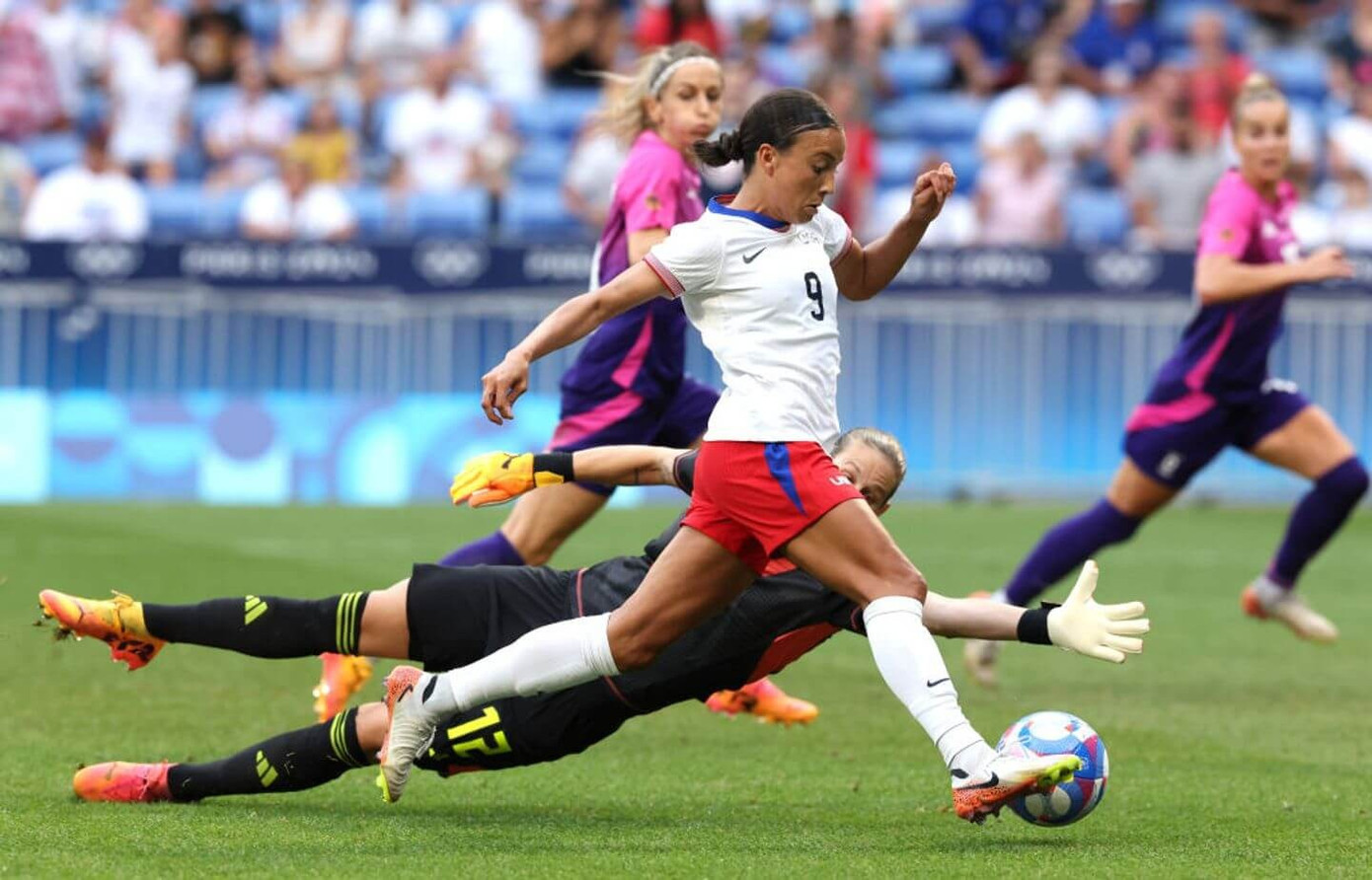 Tuyển nữ Mỹ lần thứ 6 vào chung kết Olympic nhờ bàn thắng hiệp phụ trước tuyển Đức ảnh 22