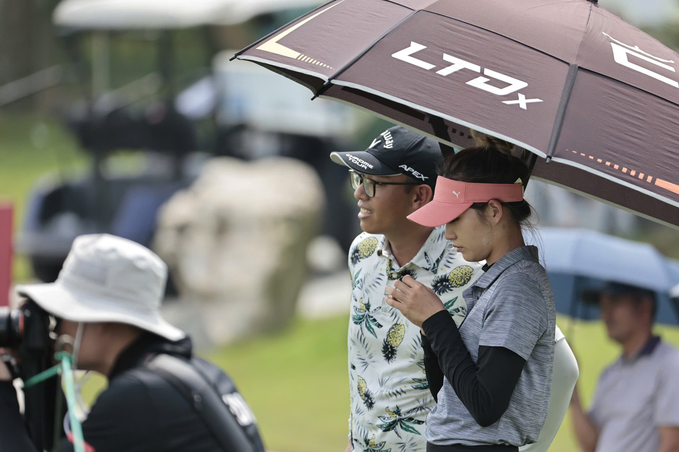 Thanh Tùng nói rằng ở bên Khuê Minh là ưu tiên số một. Thanh Tùng nói rằng ở bên Khuê Minh là ưu tiên số một.