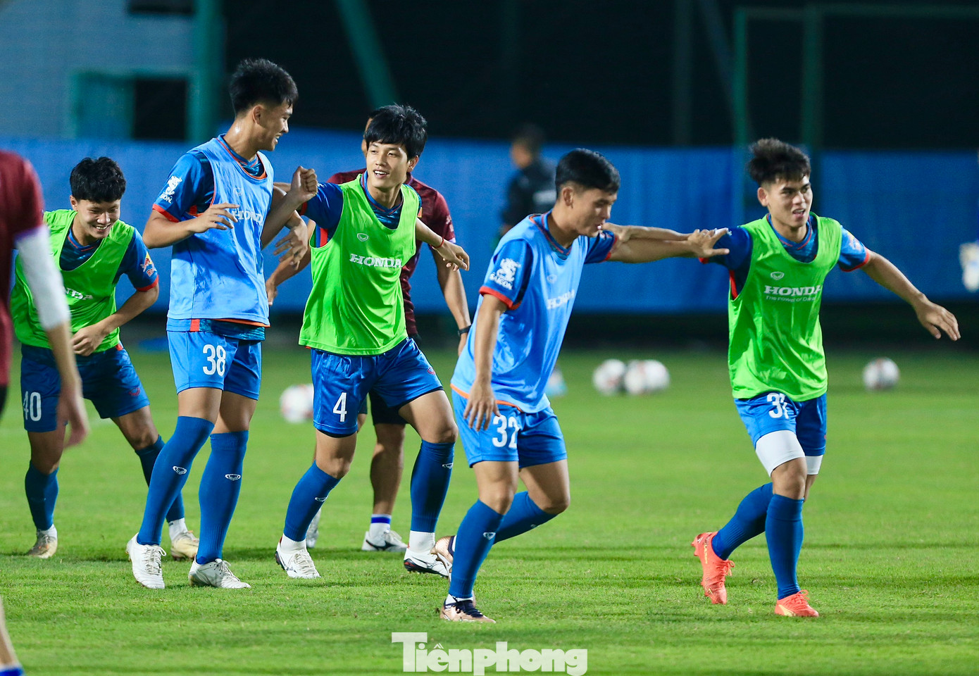 Sau đó, đội tuyển sẽ di chuyển sang Hàn Quốc để thi đấu trận giao hữu cuối cùng trong tháng 10 gặp ĐT Hàn Quốc vào ngày 17/10.