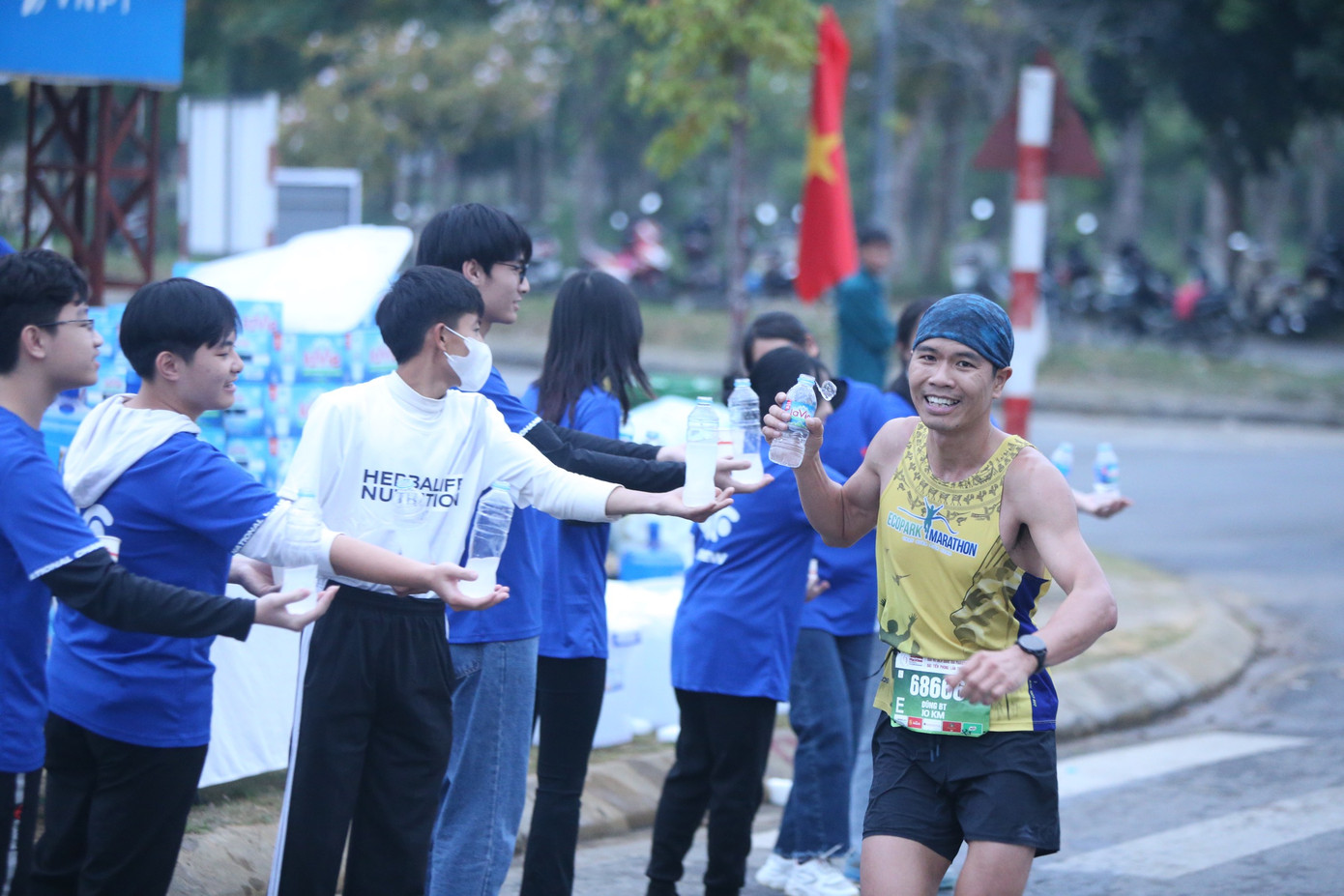 Những người góp phần làm nên thành công của Tiền Phong Marathon 2023. (Ảnh: Dương Triều - Hồng Vĩnh - Quyết Thắng) Những người góp phần làm nên thành công của Tiền Phong Marathon 2023. (Ảnh: Dương Triều - Hồng Vĩnh - Quyết Thắng)