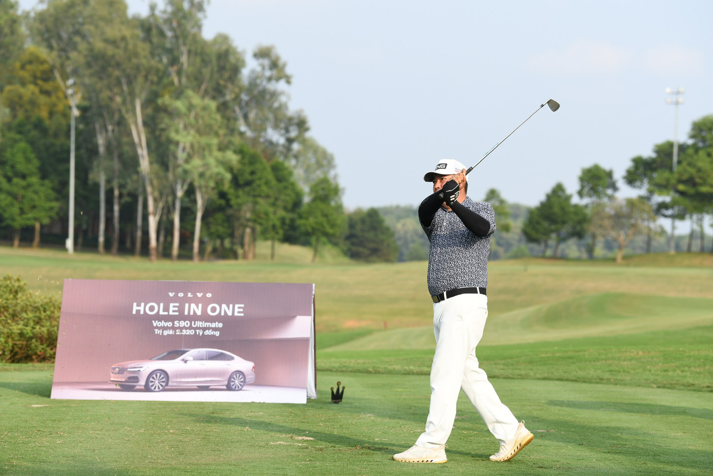 Không chỉ Ban tổ chức, các golfer cũng có sự chuẩn bị của riêng mình. Chiều 3/11, nhiều golfer đã tới Kings Course nhằm làm quen sân trước khi bước vào tranh tài ngày 4/11.