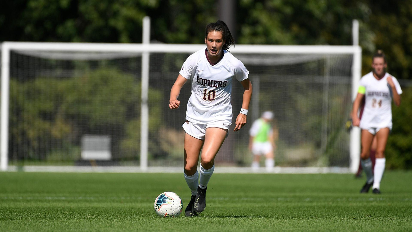 Theo thứ tự từ trái quả phải, trên xuống dưới: Katie Duong, Victoria Tran, Amber Nguyen và Sophia Nguyen. Theo thứ tự từ trái quả phải, trên xuống dưới: Katie Duong, Victoria Tran, Amber Nguyen và Sophia Nguyen.