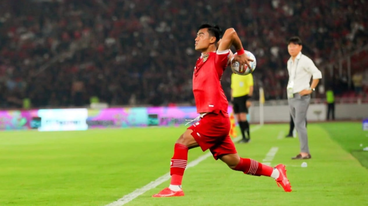 Arhan sở hữu lực cánh tay cực khỏe, đồng thời làm chủ kỹ thuật ném biên. Arhan sở hữu lực cánh tay cực khỏe, đồng thời làm chủ kỹ thuật ném biên.