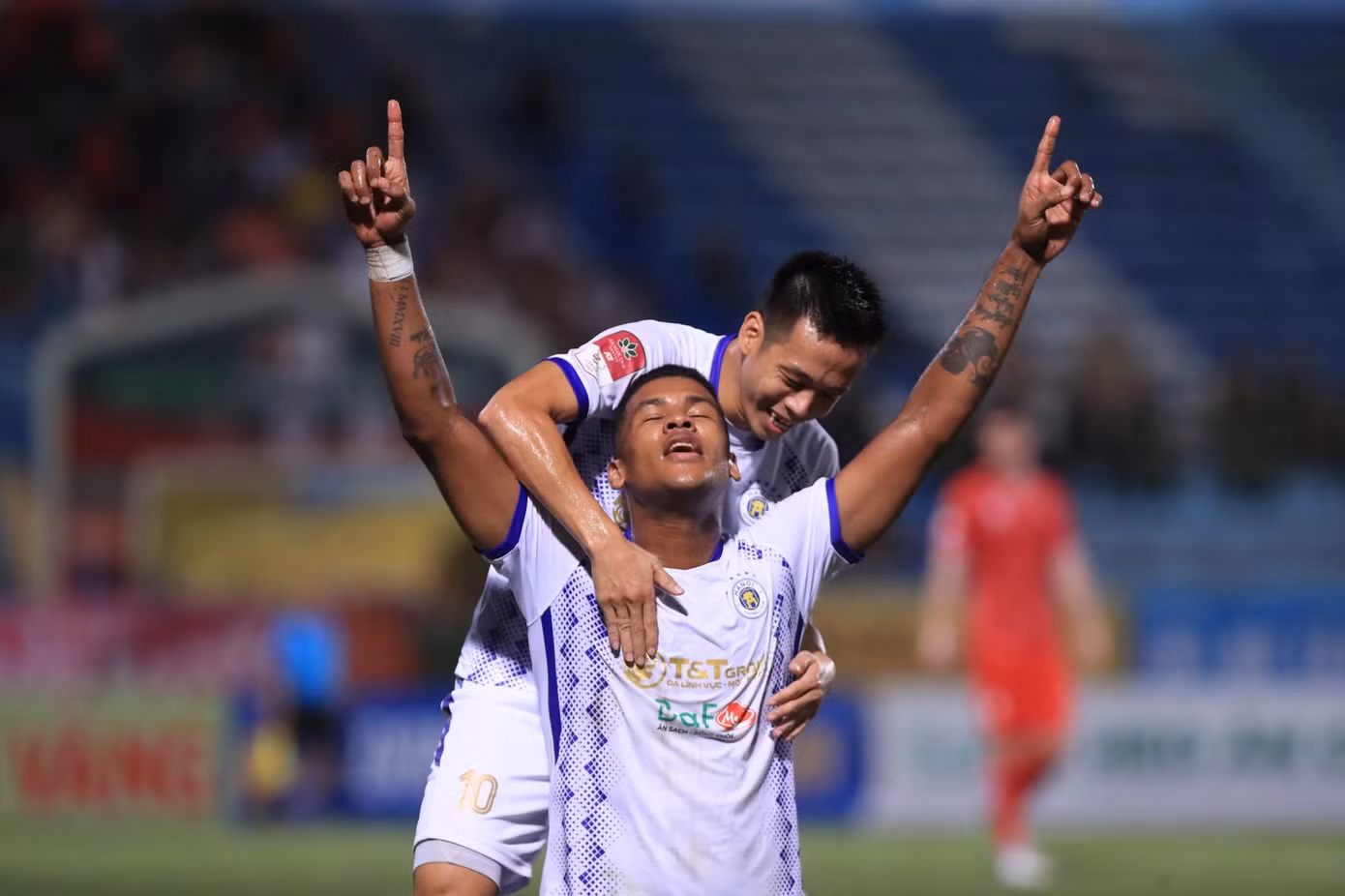 Sự kết hợp giữa cầu thủ nội và ngoại binh chất lượng khiến Hà Nội FC rất có chiều sâu. (Ảnh: Hoàng Linh) Sự kết hợp giữa cầu thủ nội và ngoại binh chất lượng khiến Hà Nội FC rất có chiều sâu. (Ảnh: Hoàng Linh)