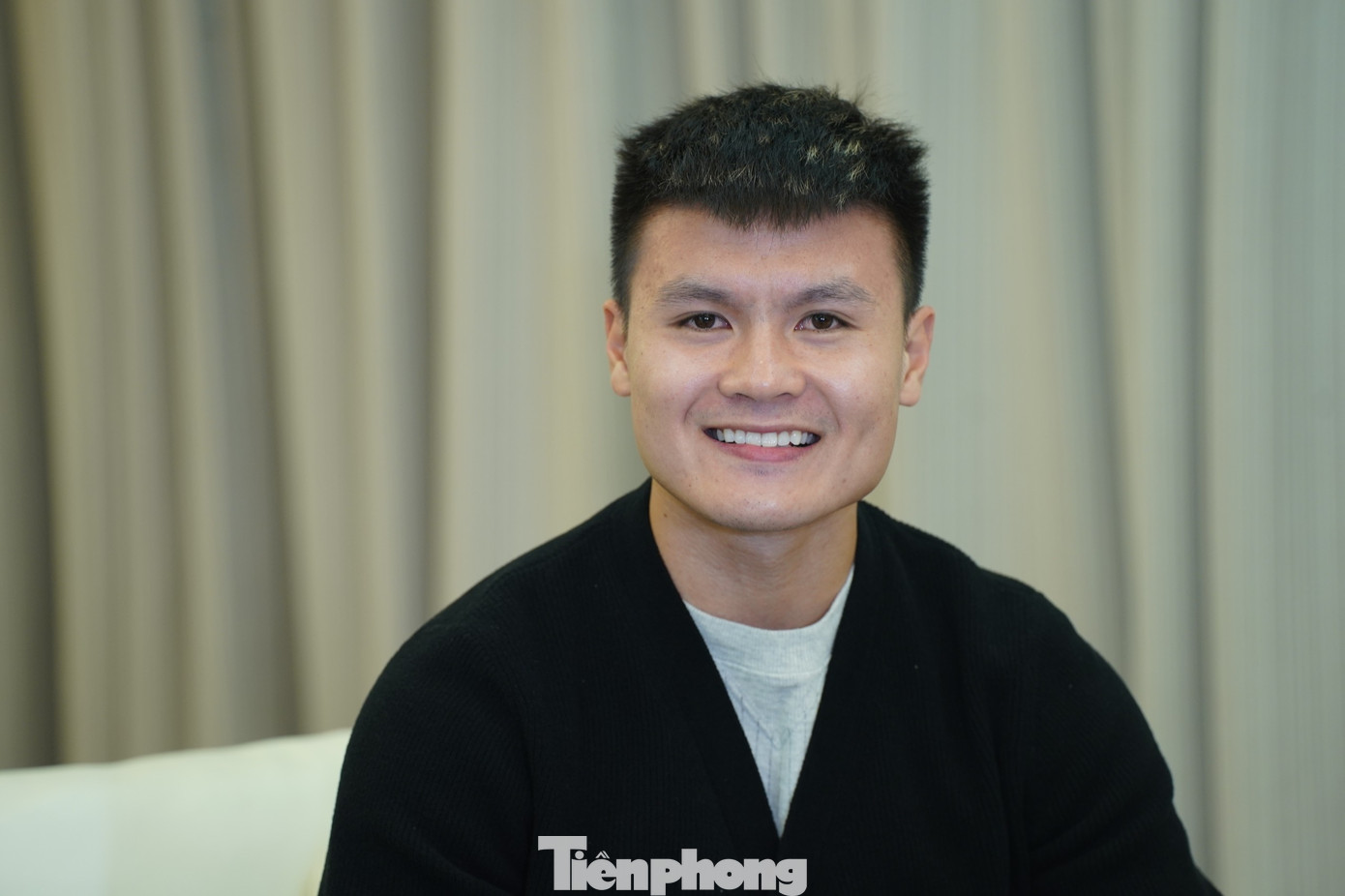 Quang Hải rạng rỡ khi nói về vợ sắp cưới Chu Thanh Huyền.