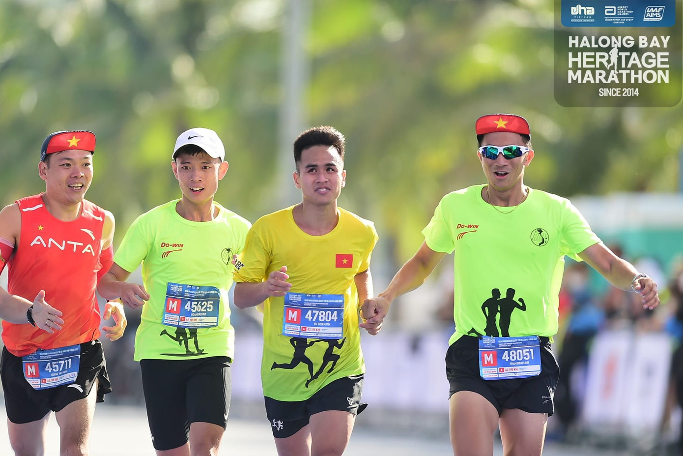 Vũ Tiến Mạnh trên đường chạy ở giải marathon Hạ Long. Vũ Tiến Mạnh trên đường chạy ở giải marathon Hạ Long.