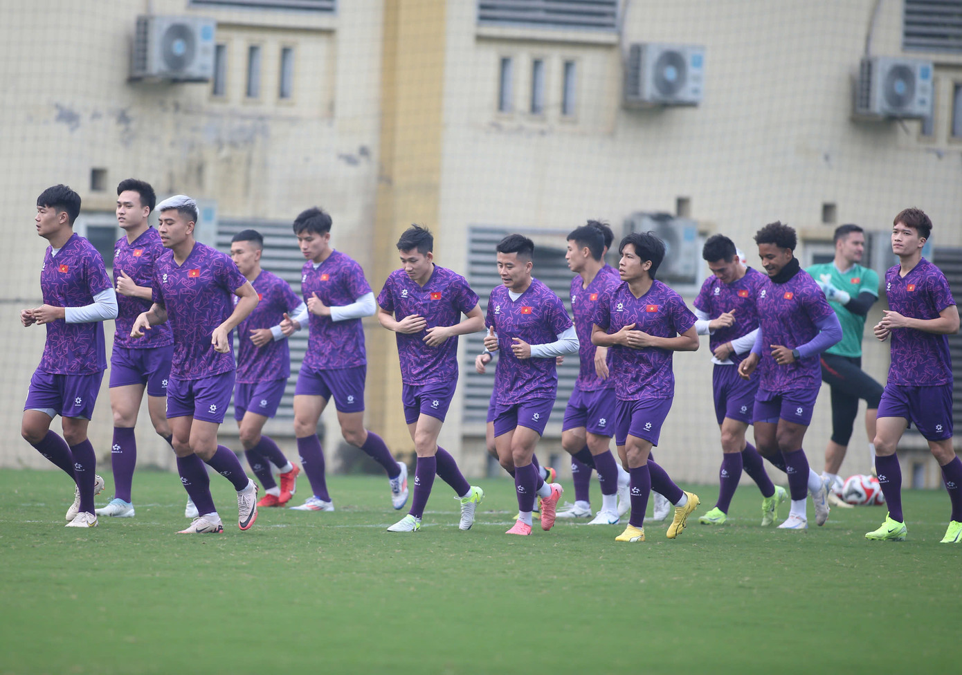 Chiều ngày 31/12, đội tuyển Việt Nam có buổi tập quan trọng tại sân phụ Việt Trì, nhằm chuẩn bị cho trận chung kết lượt đi ASEAN Cup 2024. (Ảnh: Anh Thắng) Chiều ngày 31/12, đội tuyển Việt Nam có buổi tập quan trọng tại sân phụ Việt Trì, nhằm chuẩn bị cho trận chung kết lượt đi ASEAN Cup 2024. (Ảnh: Anh Thắng)