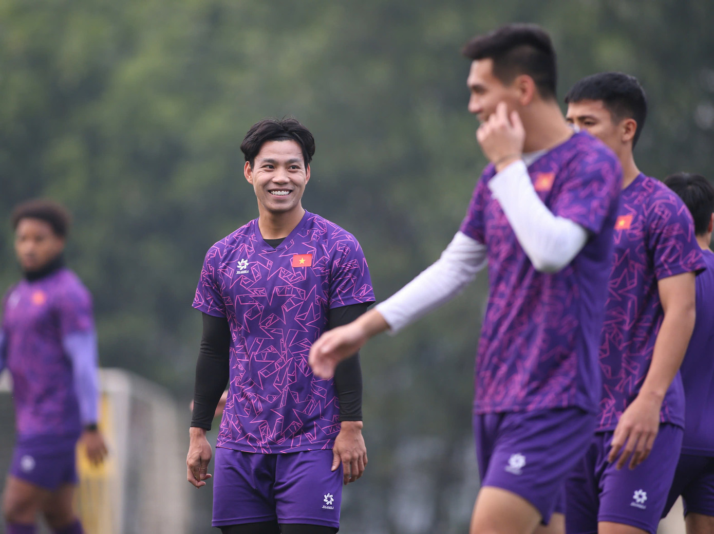 Điều quan trọng là tinh thần của các tuyển thủ đang rất tốt. Như đã thể hiện ở các trận đấu, họ luôn chơi với sự quả cảm, khát khao chiến thắng và tình đoàn kết cao. (Ảnh: Anh Thắng) Điều quan trọng là tinh thần của các tuyển thủ đang rất tốt. Như đã thể hiện ở các trận đấu, họ luôn chơi với sự quả cảm, khát khao chiến thắng và tình đoàn kết cao. (Ảnh: Anh Thắng)