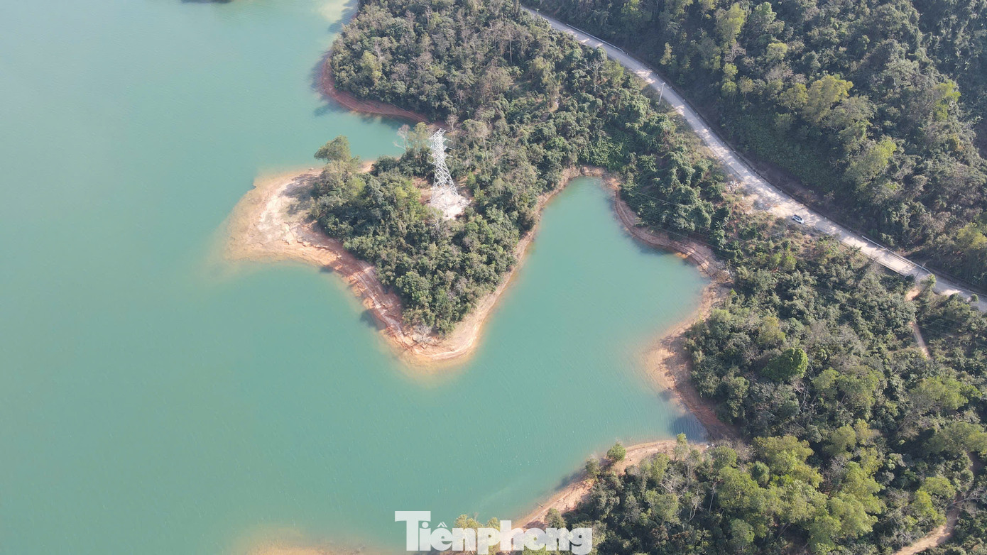 Bên cạnh những di tích lịch sử và nghĩa trang rải khắp, Quảng Trị cũng có rất nhiều tiềm năng du lịch cần khai phá.