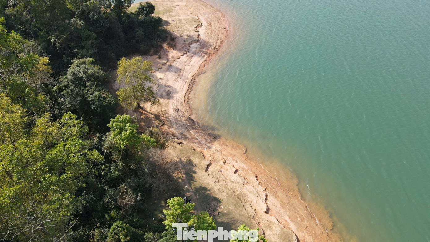 Bên cạnh những di tích lịch sử và nghĩa trang rải khắp, Quảng Trị cũng có rất nhiều tiềm năng du lịch cần khai phá.