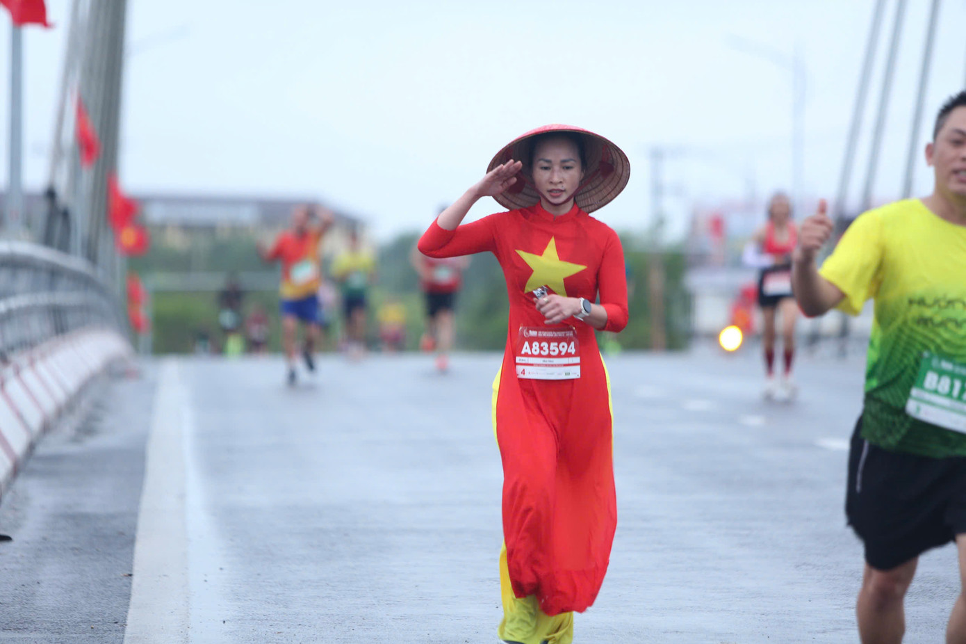 Tất cả khiến Tiền Phong Marathon như cuộc biểu dương lớn về tinh thần dân tộc, niềm tự hào và tình yêu quê hương, đất nước.