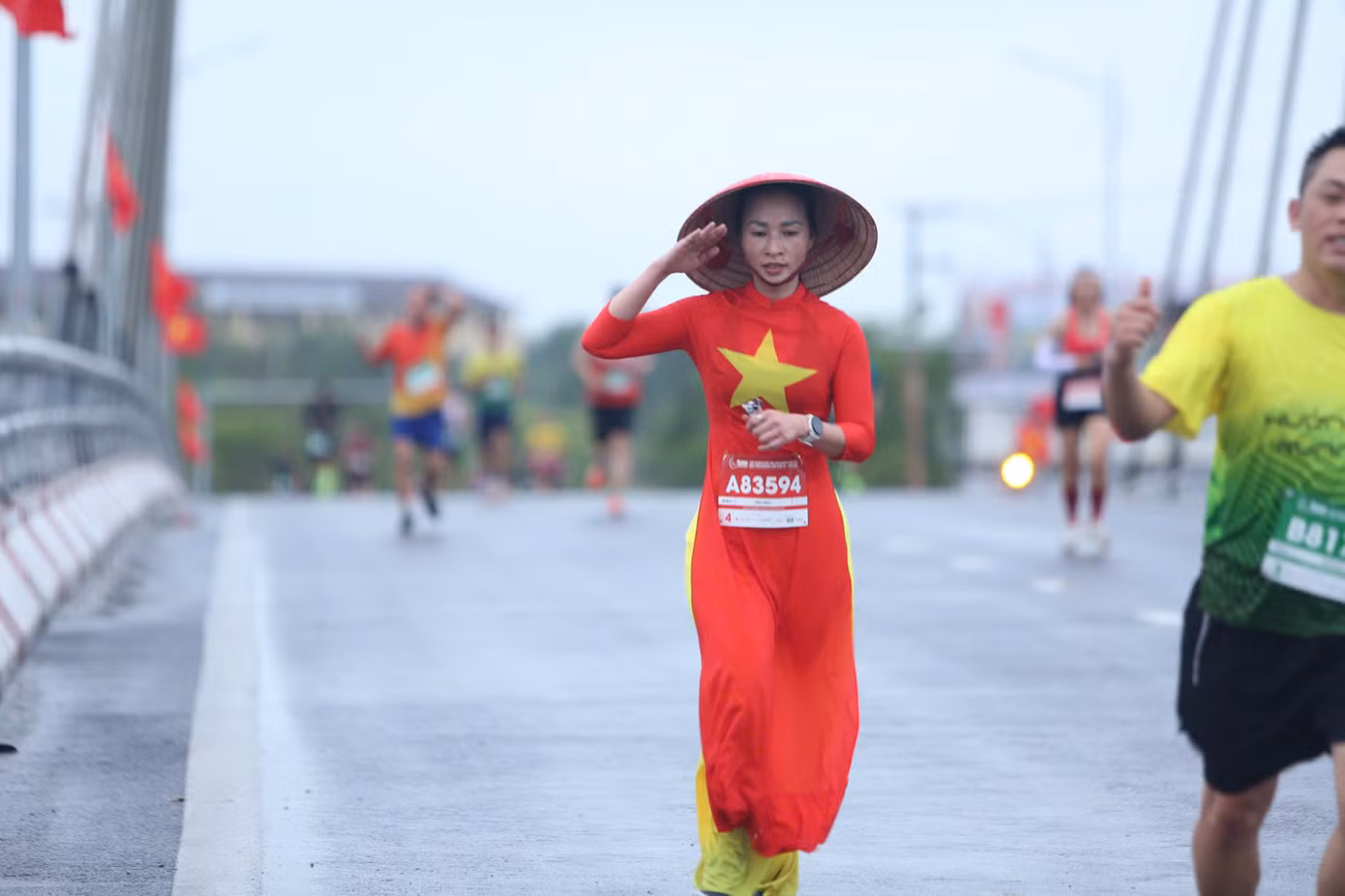 Tất cả khiến Tiền Phong Marathon như cuộc biểu dương lớn về tinh thần dân tộc, niềm tự hào và tình yêu quê hương, đất nước.