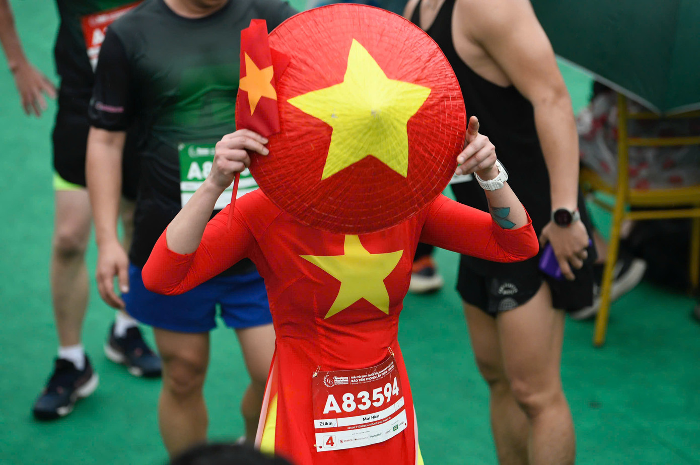 Tất cả khiến Tiền Phong Marathon như cuộc biểu dương lớn về tinh thần dân tộc, niềm tự hào và tình yêu quê hương, đất nước.