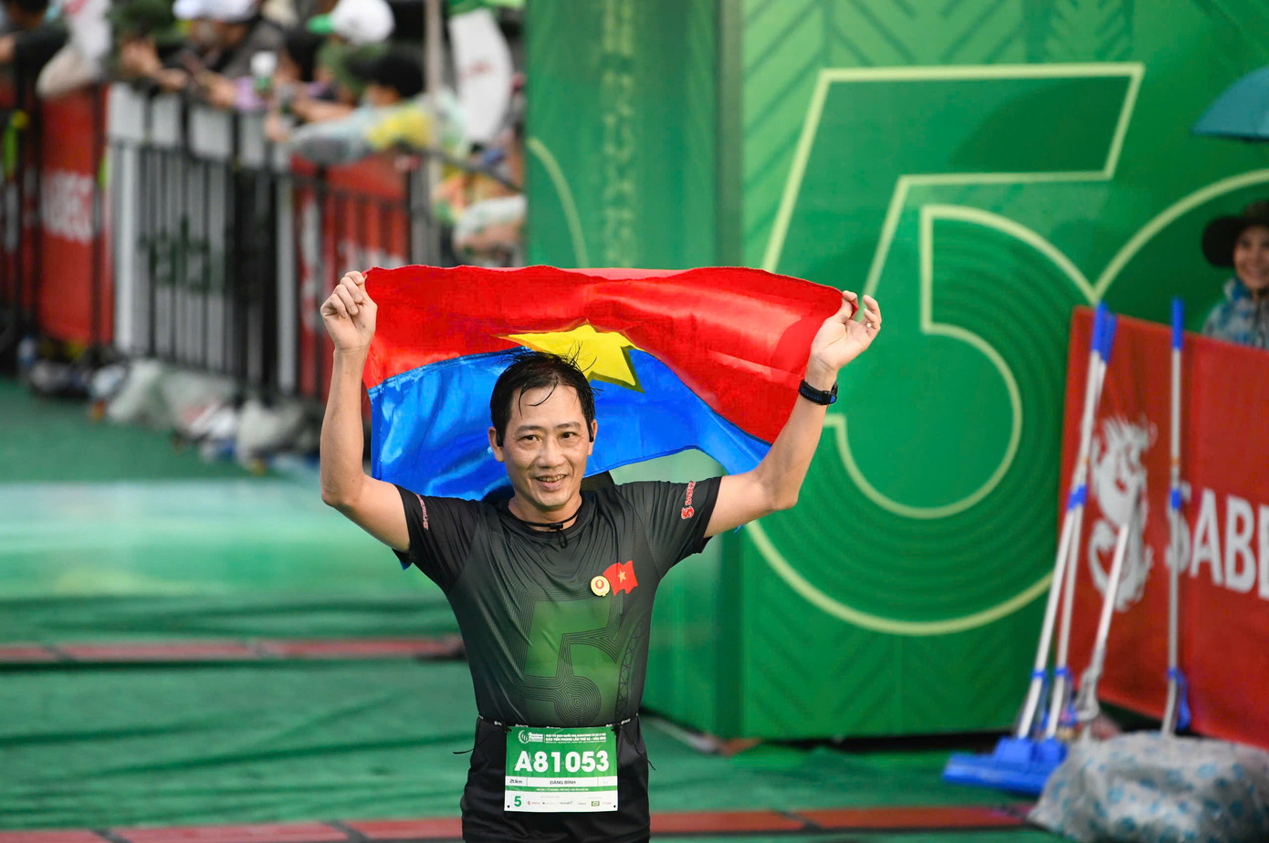 Tất cả khiến Tiền Phong Marathon như cuộc biểu dương lớn về tinh thần dân tộc, niềm tự hào và tình yêu quê hương, đất nước.