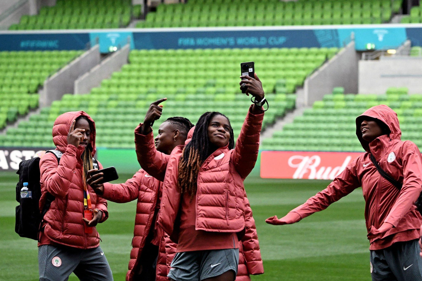 Các cô gái Nigeria hào hứng khi đến sân đấu World Cup 2023. (Ảnh: Getty Images)