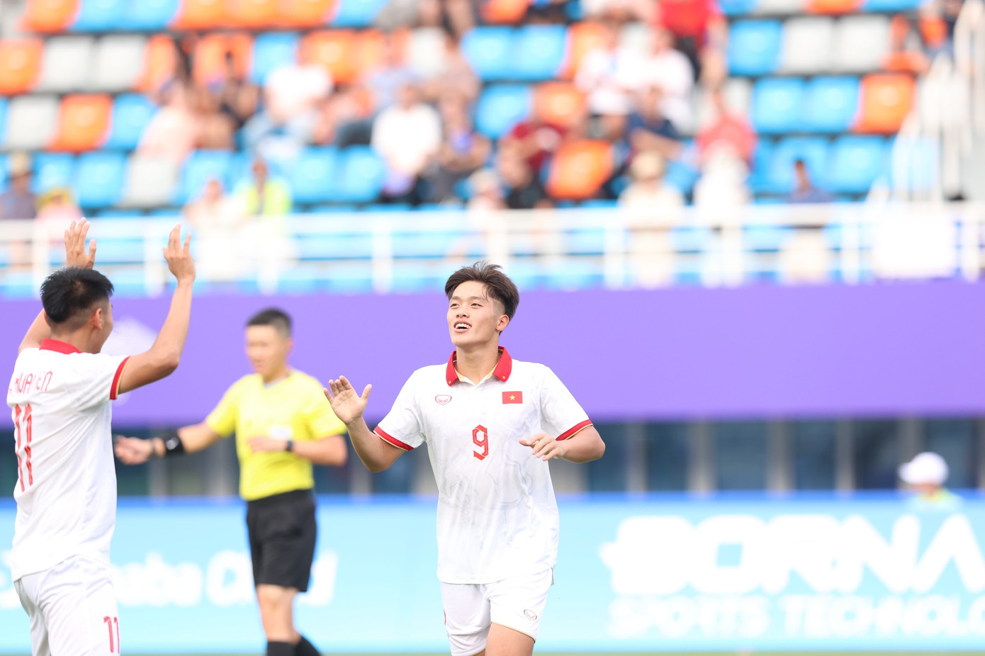 Olympic Việt Nam mở đầu chiến dịch Asiad 19 với thắng lợi 4-2 trước Mông Cổ ảnh 22 Olympic Việt Nam mở đầu chiến dịch Asiad 19 với thắng lợi 4-2 trước Mông Cổ ảnh 22