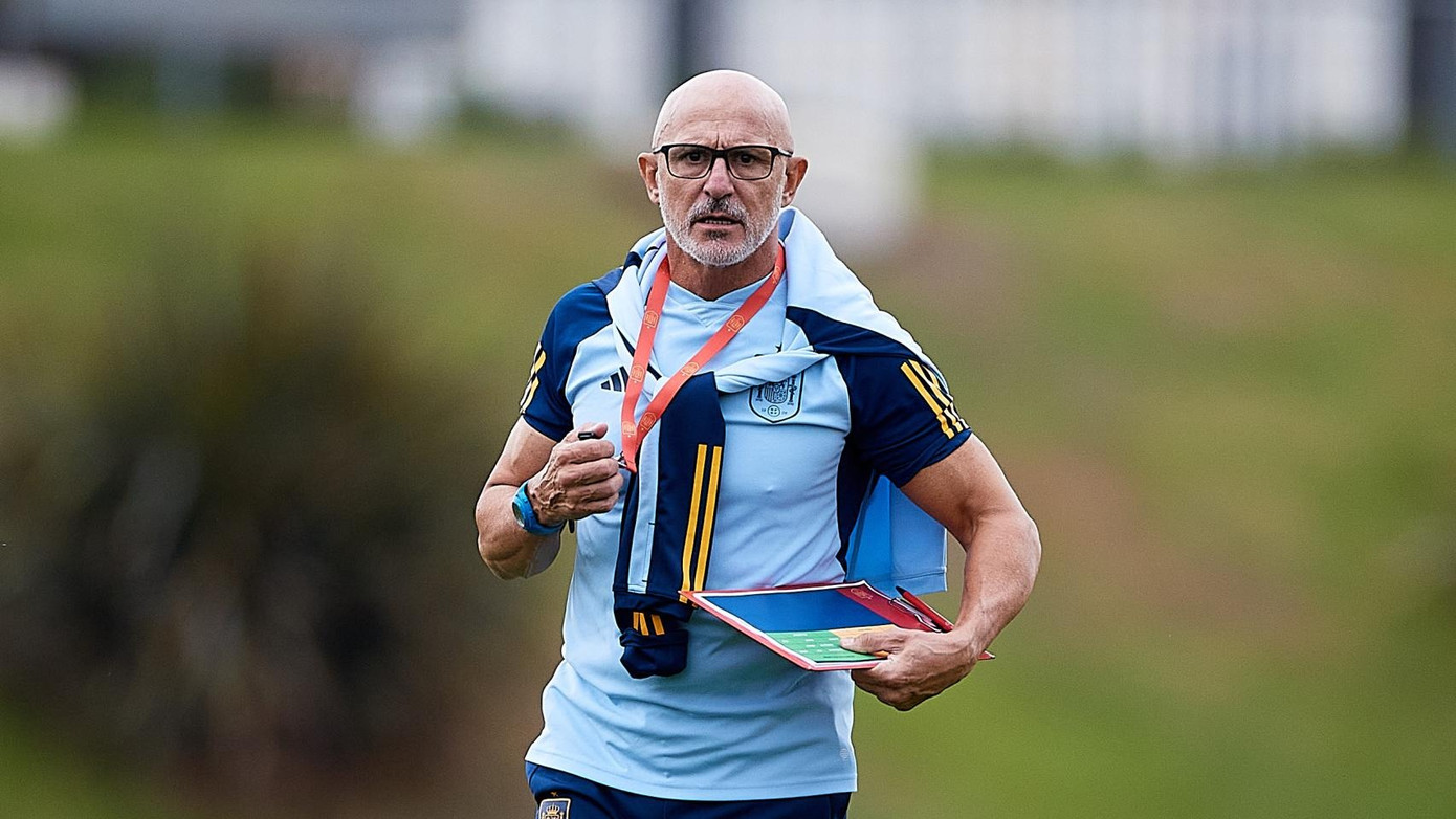 Như ông nói, chỉ ngủ nhiều nhất 5 tiếng mỗi ngày, còn lại dành thời gian cho công việc.