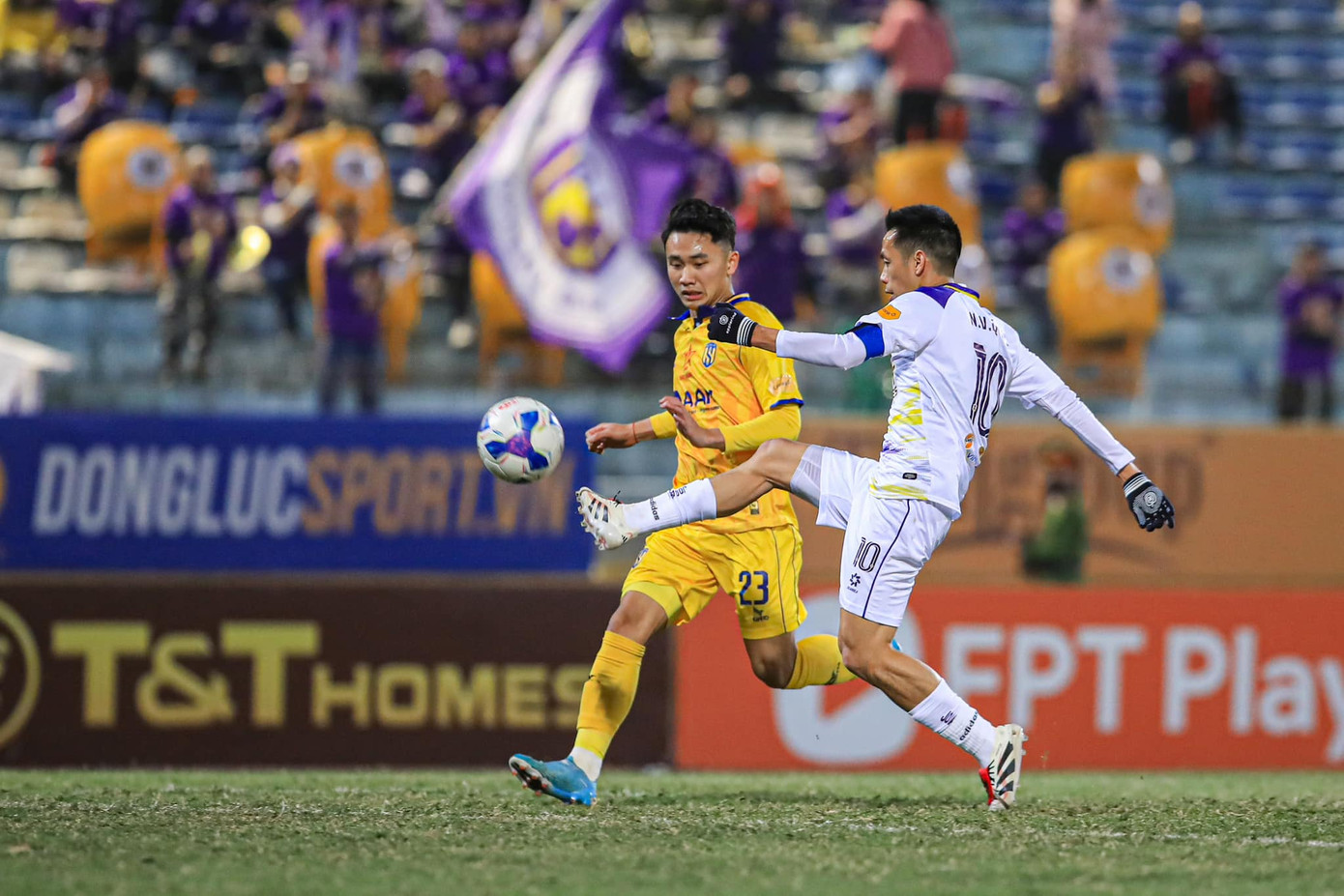 Văn Quyết là cầu thủ ghi bàn nhiều nhất Hà Nội FC mùa 2023, 2023/24 và mùa hiện tại 2024/25. Văn Quyết là cầu thủ ghi bàn nhiều nhất Hà Nội FC mùa 2023, 2023/24 và mùa hiện tại 2024/25.