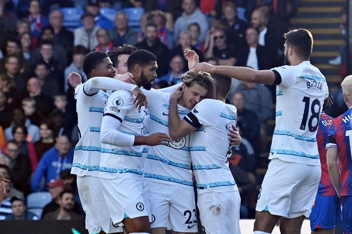 Gallagher đã không ăn mừng bàn thắng nhằm biểu thị sự tôn trọng với màu áo cũ Palace. (Ảnh: Getty Images)