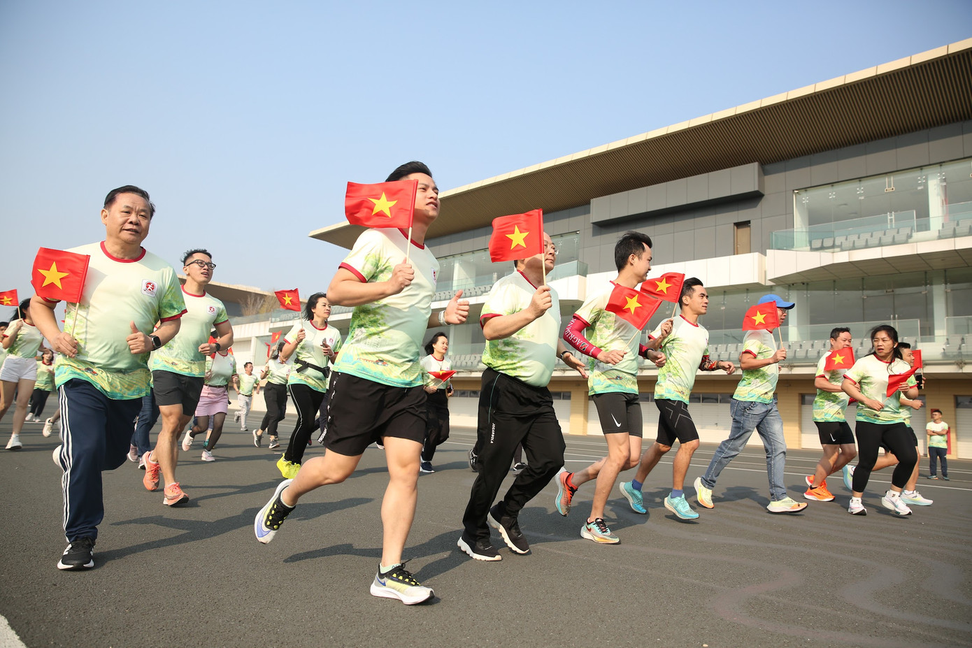 Những bước chạy hào hứng trong lễ phát động Giải chạy "Vì tương lai xanh".