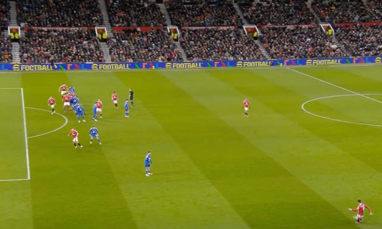 Maguire và MU khá may mắn khi không có công nghệ VAR ở trận gặp Leicester.