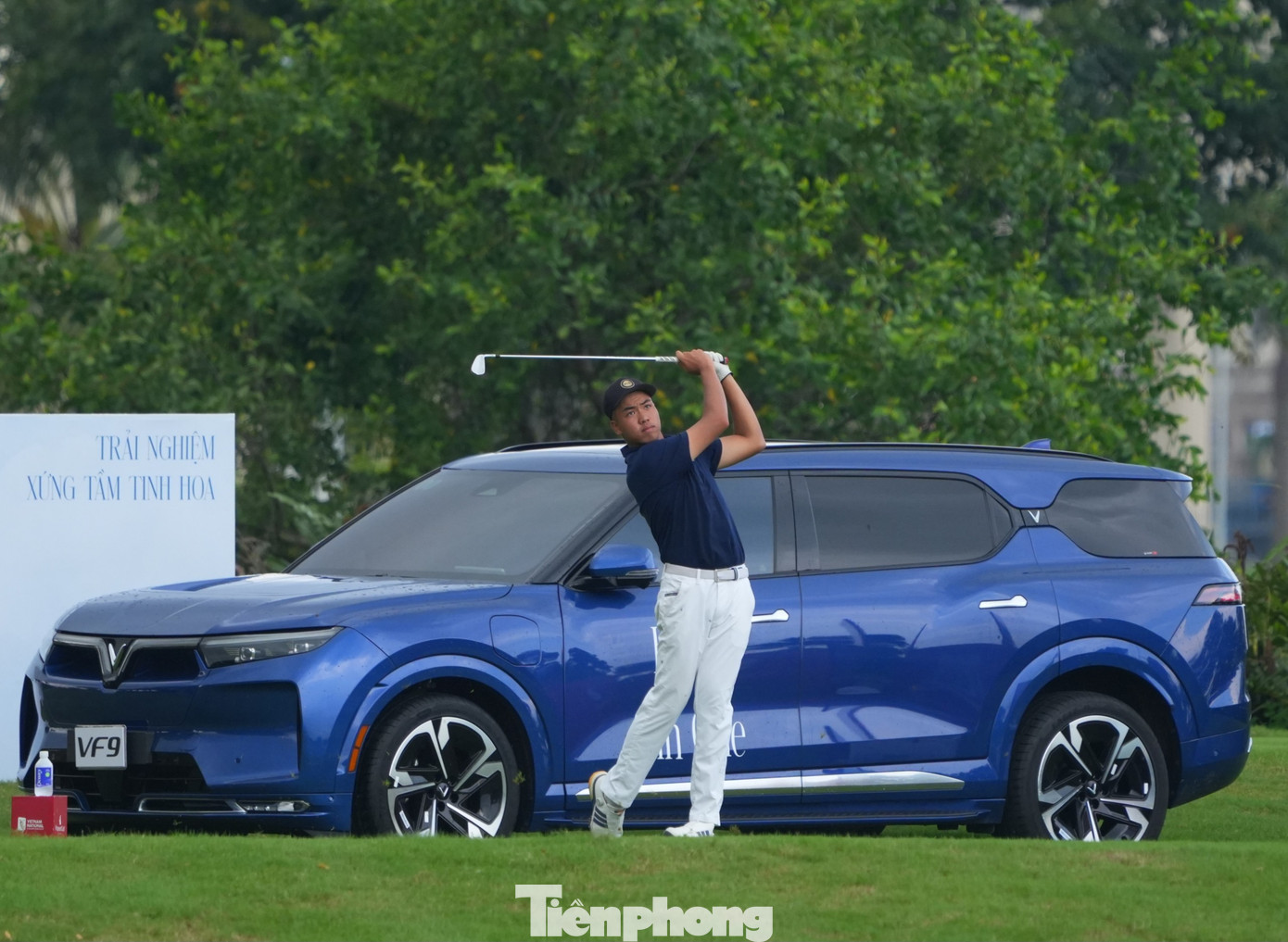 Trong ngày thi đấu đầu tiên, HIO đặt tại hố 4 par3 Index 15. Đây là hố khá khó với chiều dài 183 yard, cờ được đặt ngay trước bẫy cát.