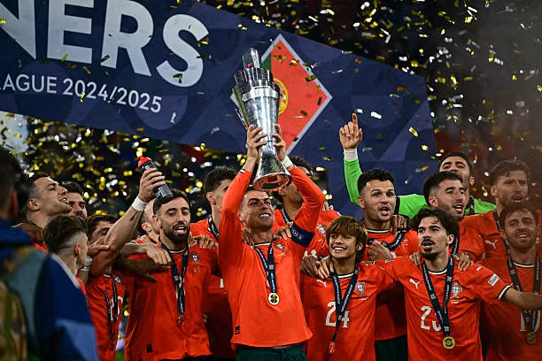 Đánh bại Tây Ban Nha trên chấm luân lưu, Ronaldo và đồng đội lần thứ 2 đăng quang Nations League 2024/25 ảnh 61 Đánh bại Tây Ban Nha trên chấm luân lưu, Ronaldo và đồng đội lần thứ 2 đăng quang Nations League 2024/25 ảnh 61