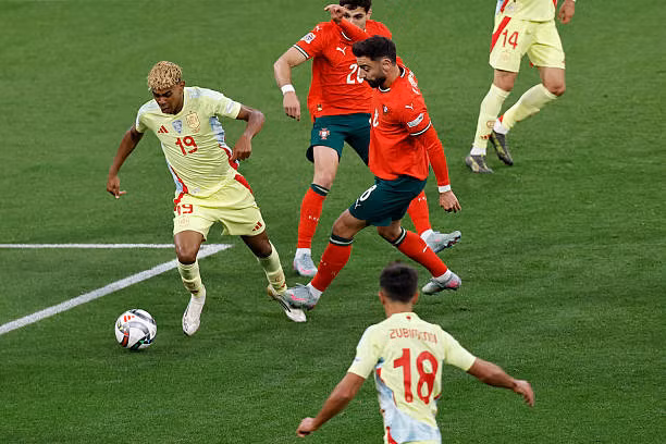 Đánh bại Tây Ban Nha trên chấm luân lưu, Ronaldo và đồng đội lần thứ 2 đăng quang Nations League 2024/25 ảnh 17 Đánh bại Tây Ban Nha trên chấm luân lưu, Ronaldo và đồng đội lần thứ 2 đăng quang Nations League 2024/25 ảnh 17