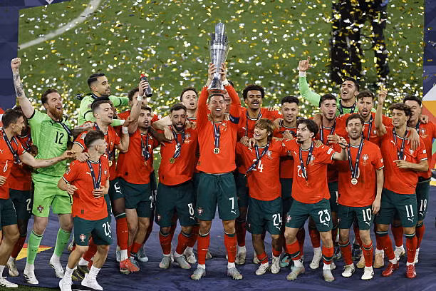 Đánh bại Tây Ban Nha trên chấm luân lưu, Ronaldo và đồng đội lần thứ 2 đăng quang Nations League 2024/25 ảnh 63 Đánh bại Tây Ban Nha trên chấm luân lưu, Ronaldo và đồng đội lần thứ 2 đăng quang Nations League 2024/25 ảnh 63