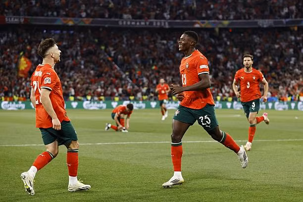 Đánh bại Tây Ban Nha trên chấm luân lưu, Ronaldo và đồng đội lần thứ 2 đăng quang Nations League 2024/25 ảnh 26 Đánh bại Tây Ban Nha trên chấm luân lưu, Ronaldo và đồng đội lần thứ 2 đăng quang Nations League 2024/25 ảnh 26