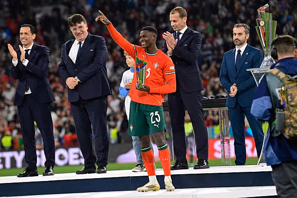 Đánh bại Tây Ban Nha trên chấm luân lưu, Ronaldo và đồng đội lần thứ 2 đăng quang Nations League 2024/25 ảnh 59 Đánh bại Tây Ban Nha trên chấm luân lưu, Ronaldo và đồng đội lần thứ 2 đăng quang Nations League 2024/25 ảnh 59