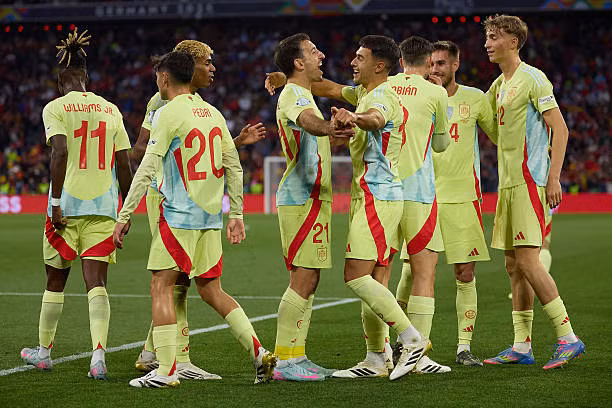 Đánh bại Tây Ban Nha trên chấm luân lưu, Ronaldo và đồng đội lần thứ 2 đăng quang Nations League 2024/25 ảnh 33 Đánh bại Tây Ban Nha trên chấm luân lưu, Ronaldo và đồng đội lần thứ 2 đăng quang Nations League 2024/25 ảnh 33