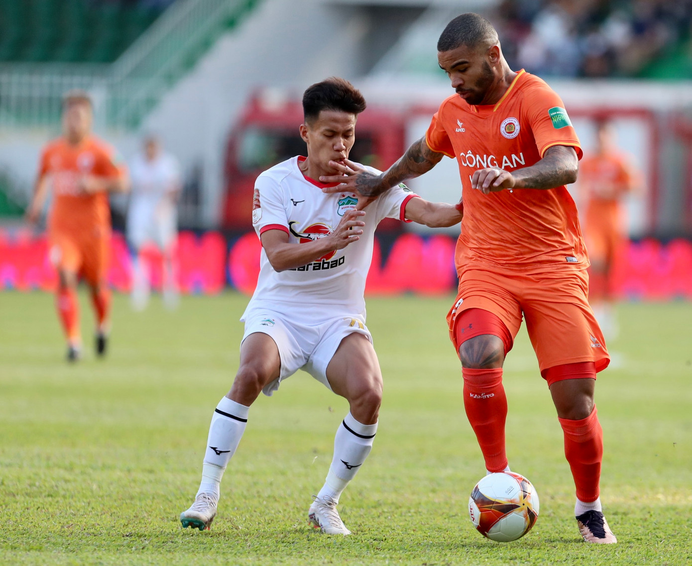 Chia điểm ở Pleiku, HAGL chưa biết thắng, CAHN dứt mạch thua ảnh 16 Chia điểm ở Pleiku, HAGL chưa biết thắng, CAHN dứt mạch thua ảnh 16