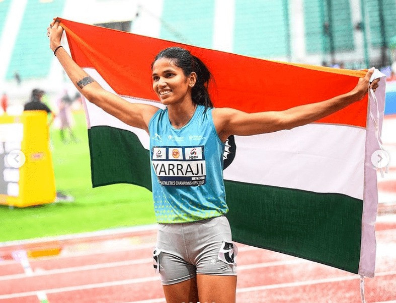 Jyothi Yarraji, vận động viên chạy 100m vượt rào nữ nhanh nhất Ấn Độ khi giành huy chương Vàng ở giải vô địch điền kinh châu Á 2023.