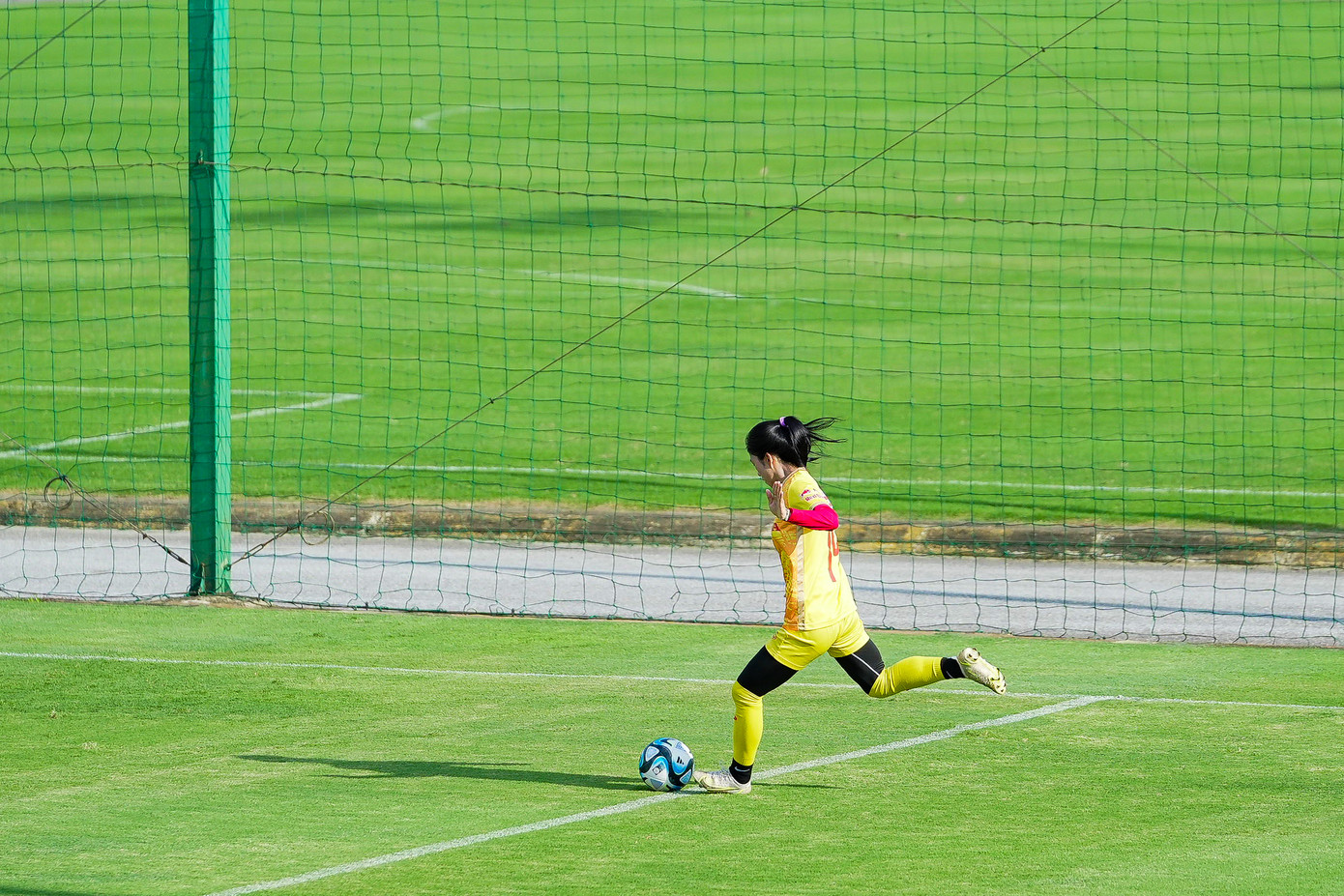 Ngoài biệt danh &quot;người yêu quốc dân&quot;, Thanh Nhã còn được gọi là &quot;đứa con thần gió&quot;, &quot;cơn lốc đường biên&quot; bởi tốc độ. Đây thứ vũ khí quan trọng của ĐT nữ Việt Nam khi đối đầu với các đội bóng lớn ở World Cup 2023.