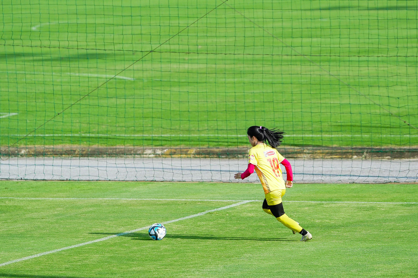 Ngoài biệt danh &quot;người yêu quốc dân&quot;, Thanh Nhã còn được gọi là &quot;đứa con thần gió&quot;, &quot;cơn lốc đường biên&quot; bởi tốc độ. Đây thứ vũ khí quan trọng của ĐT nữ Việt Nam khi đối đầu với các đội bóng lớn ở World Cup 2023.