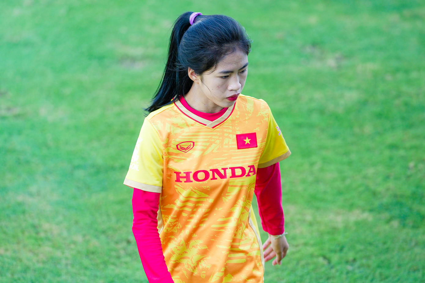 Thời gian gần đây có thông tin về việc một CLB châu Âu đang muốn chiêu mộ Thanh Nhã. Cô khá hào hứng, nói rằng &quot;muốn trải nghiệm nền bóng đá phát triển&quot; và &quot;hy vọng được xuất ngoại nếu có cơ hội&quot;.